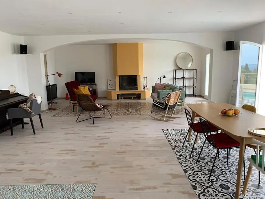 Villa Elegante Vue Mer 180 Plage A 5 Min Luxe Et Confort Garantis Le Lavandou