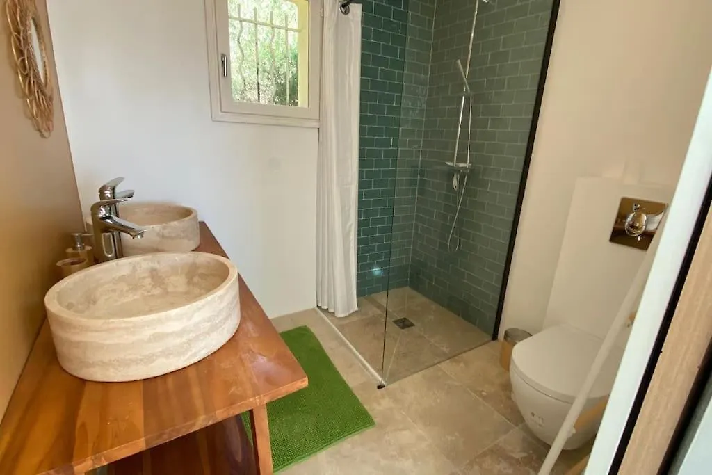 Villa Elegante Vue Mer 180 Plage A 5 Min Luxe Et Confort Garantis Le Lavandou