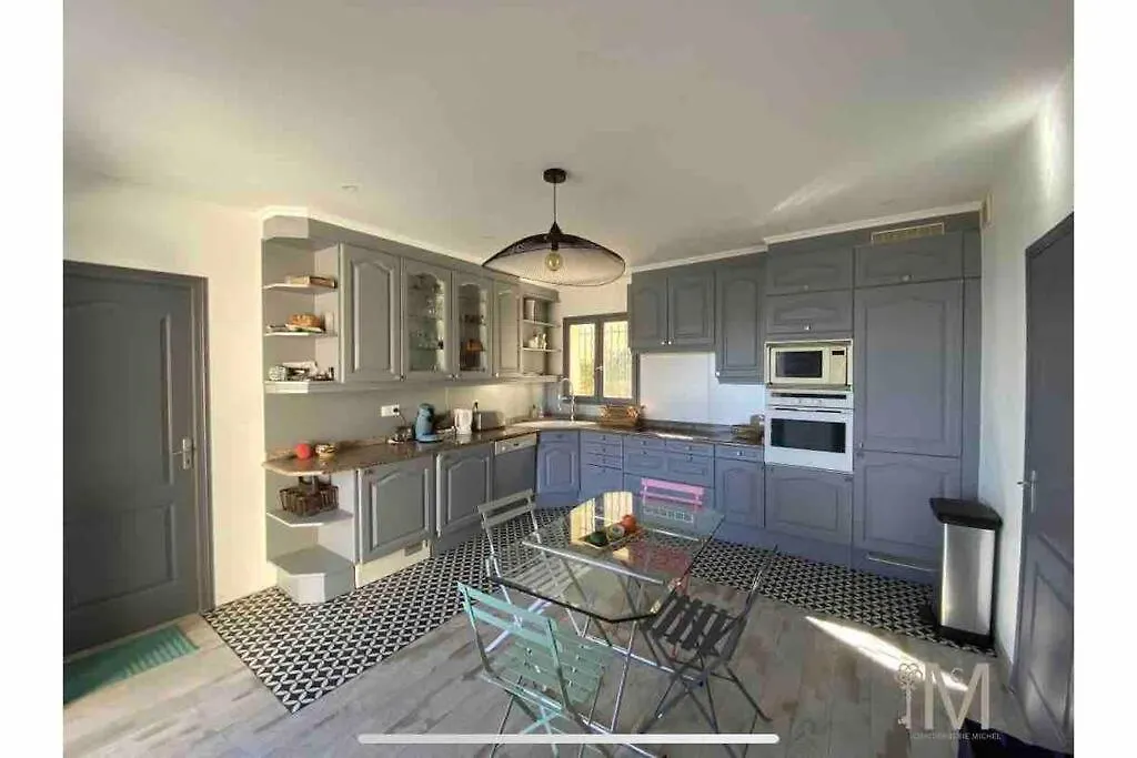 Villa Elegante Vue Mer 180 Plage A 5 Min Luxe Et Confort Garantis Le Lavandou
