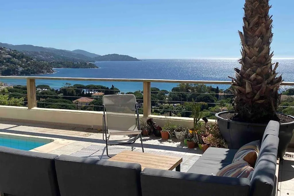Villa Elegante Vue Mer 180 Plage A 5 Min Luxe Et Confort Garantis Le Lavandou